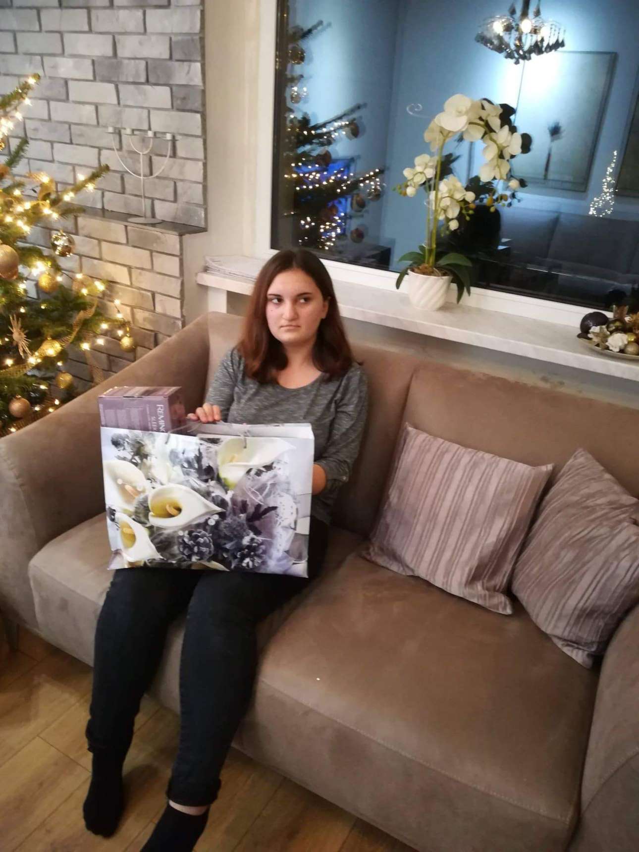 received 842309673005536